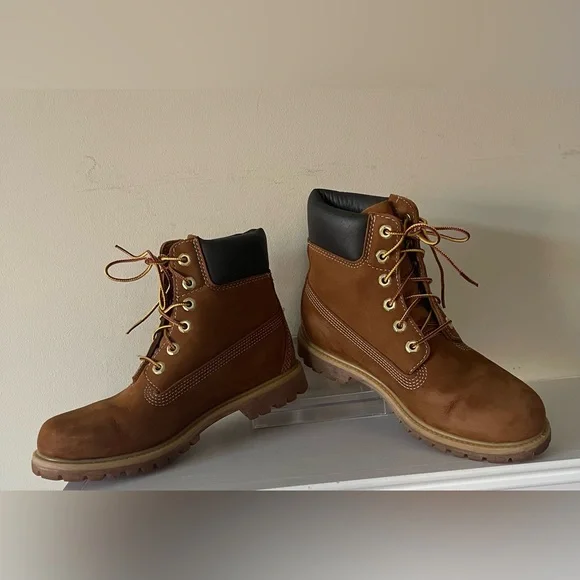 Timberland Women’s Ek 6 Inch Premium Boots Wheat Nubuck Size 8 EUC - Picture 3 of 8